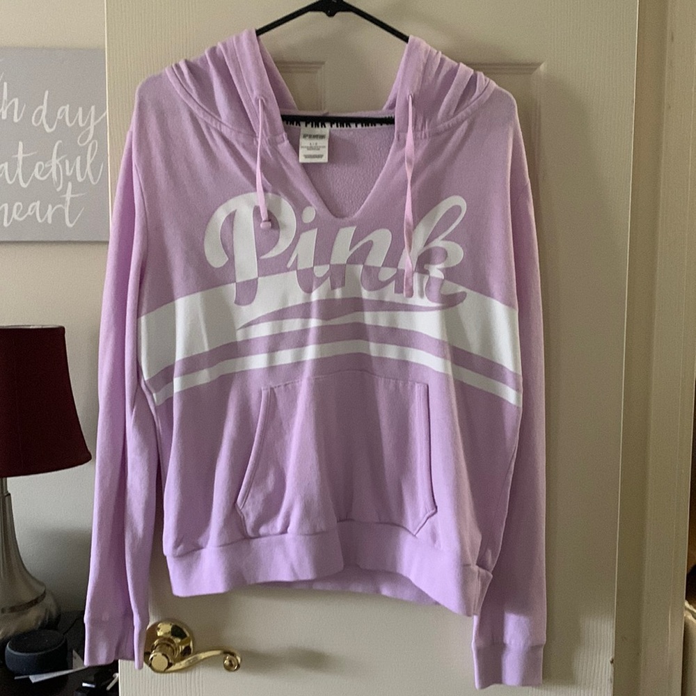 Light Purple Pink Sweatshirt. Size Large, very light and comfortable.
